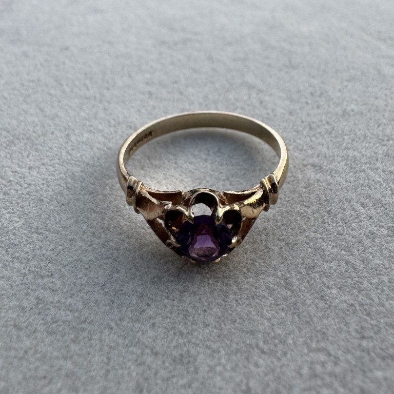 9ct Purple Stone Ring - Image 3