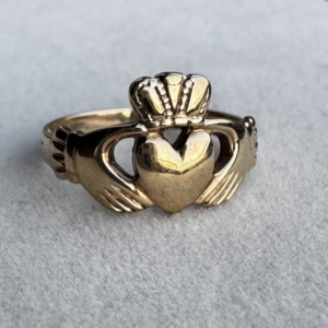 9ct Claddagh Ring - Lauren Owens Jewellery