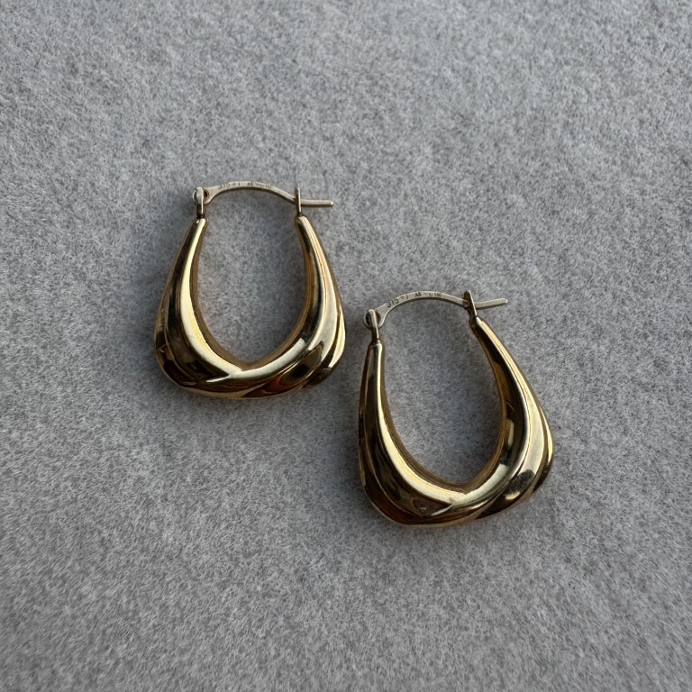 9ct Crossover Hoop Earrings - Image 3