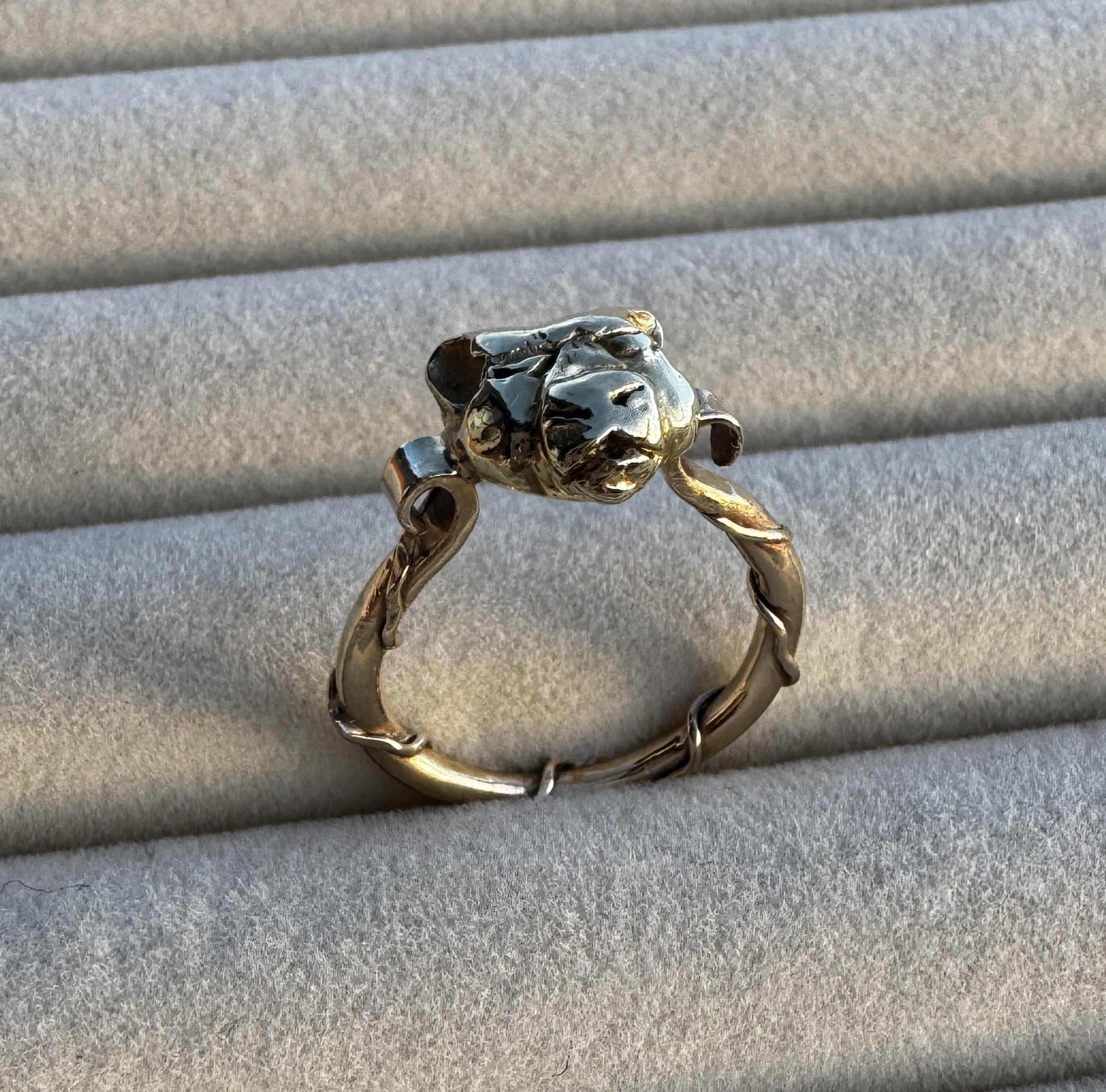 9ct Gold 'Jade' Leopard Head Ring LO - Image 5