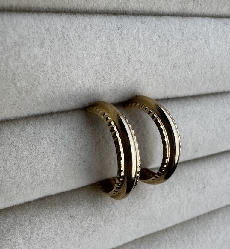 9ct Gold Ridge Hoop Earrings - Image 4
