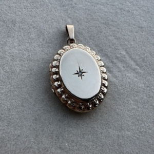 9ct Starburst Oval Locket - Lauren Owens Jewellery