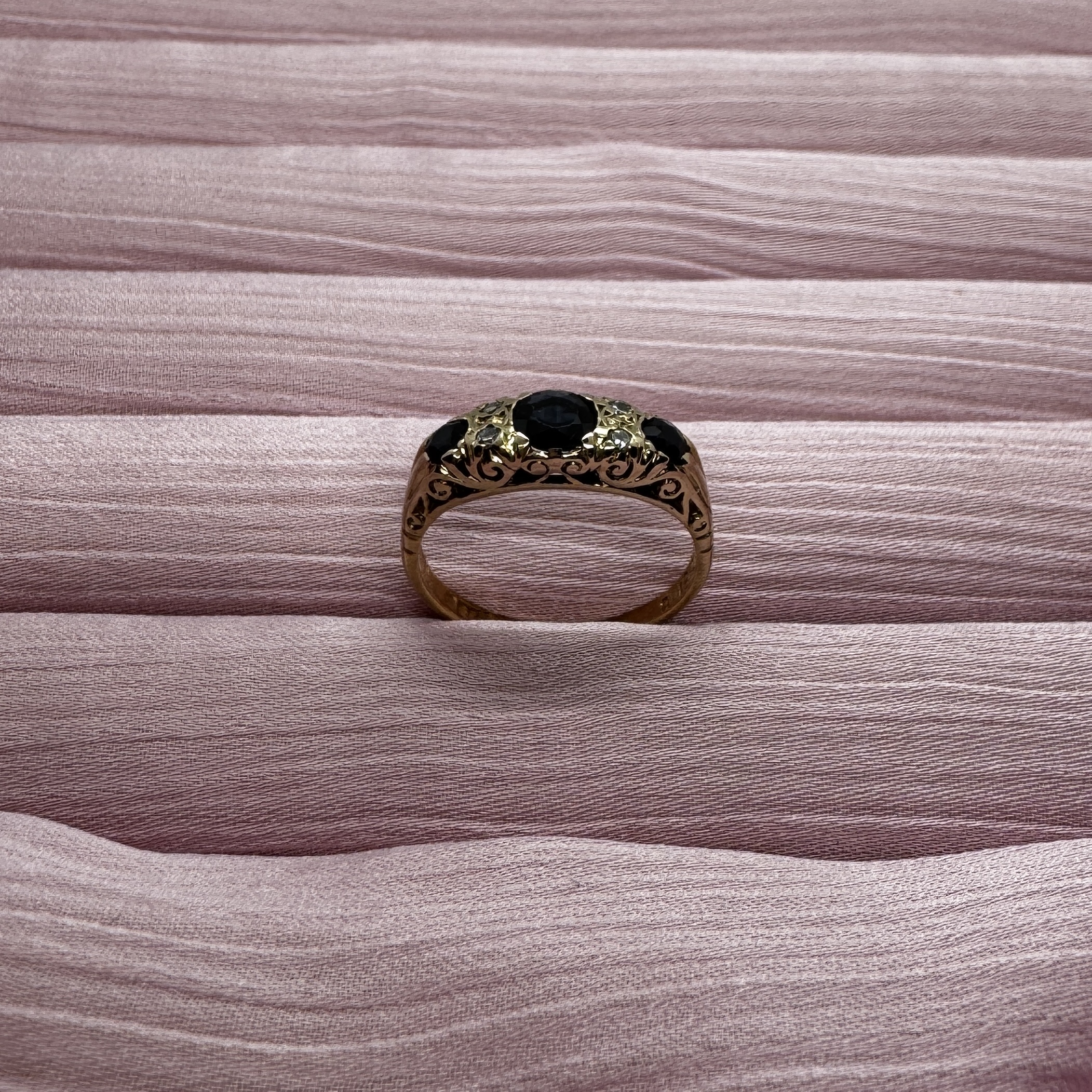 9ct Sapphire and Diamond Ring - Image 6