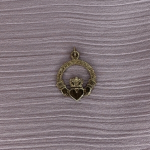 9ct Gold Claddagh Pendant Lauren Owens Jewellery