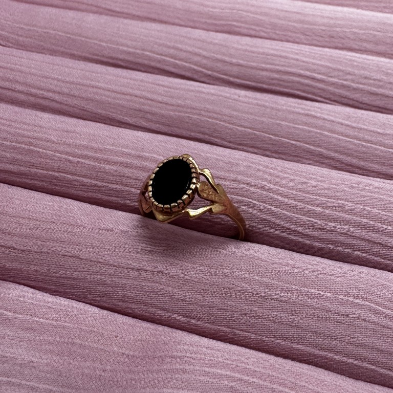 9ct gold black stone ornate ring