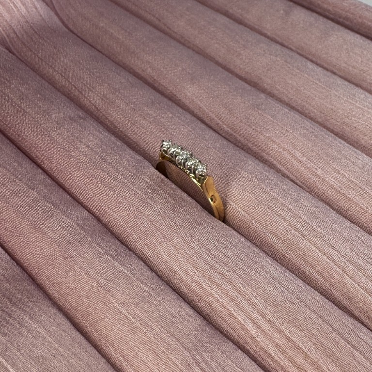 9ct gold diamond ring - Image 3