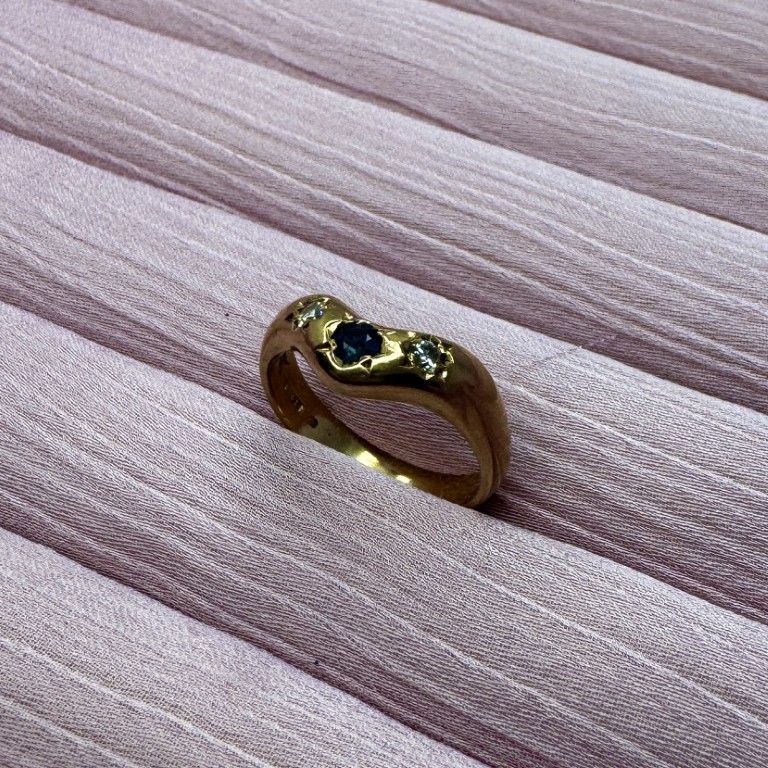9ct gold diamond sapphire ring