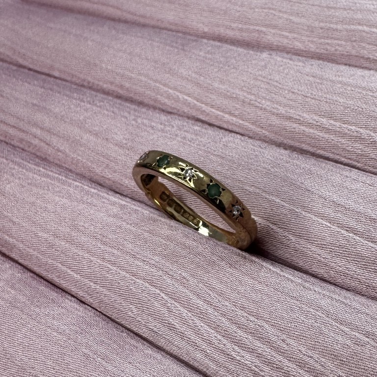 9ct gold emerald diamond ring
