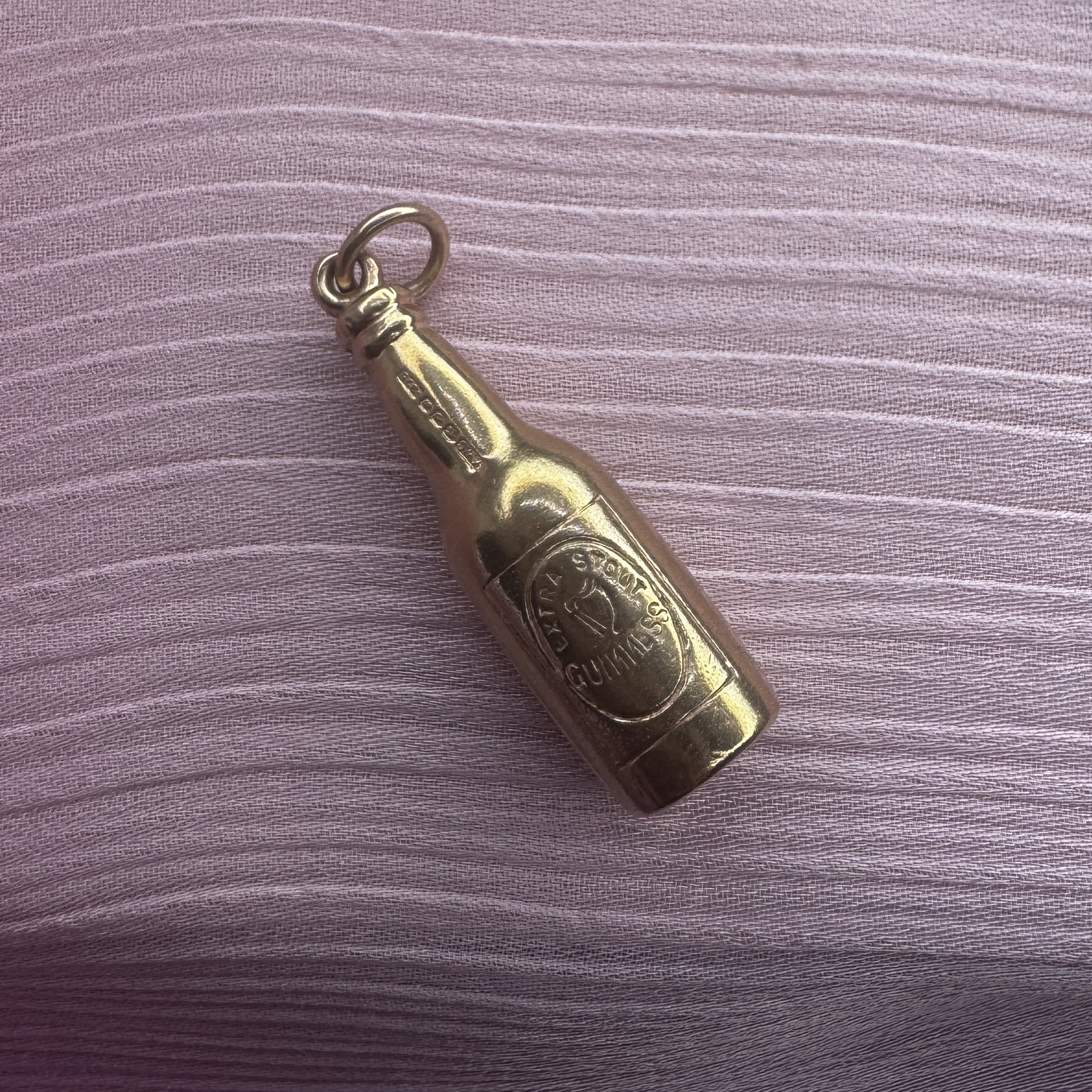 9ct gold Guinness bottle pendant charm