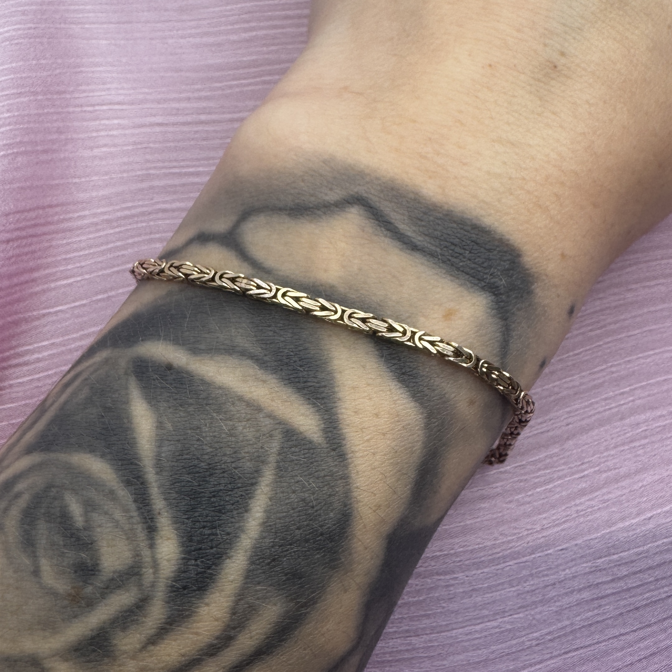 9ct gold Byzantine-style link bracelet - Image 2