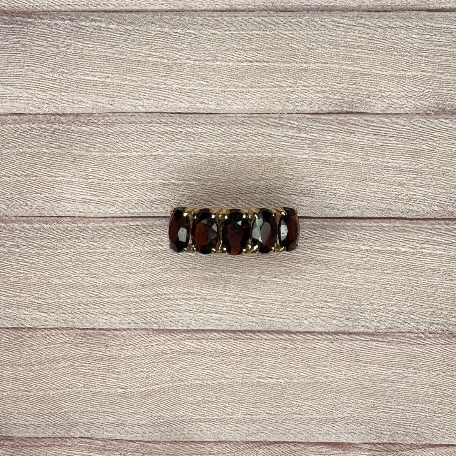 9ct Gold Garnet ring - Image 2