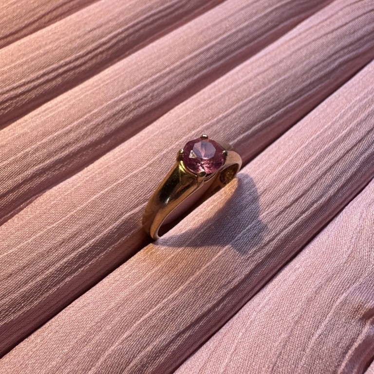 9ct Gold Pink Gemstone Ring - Image 3