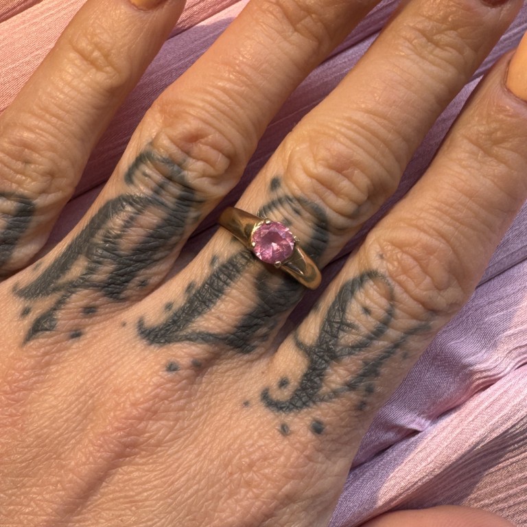 9ct Gold Pink Gemstone Ring - Image 4