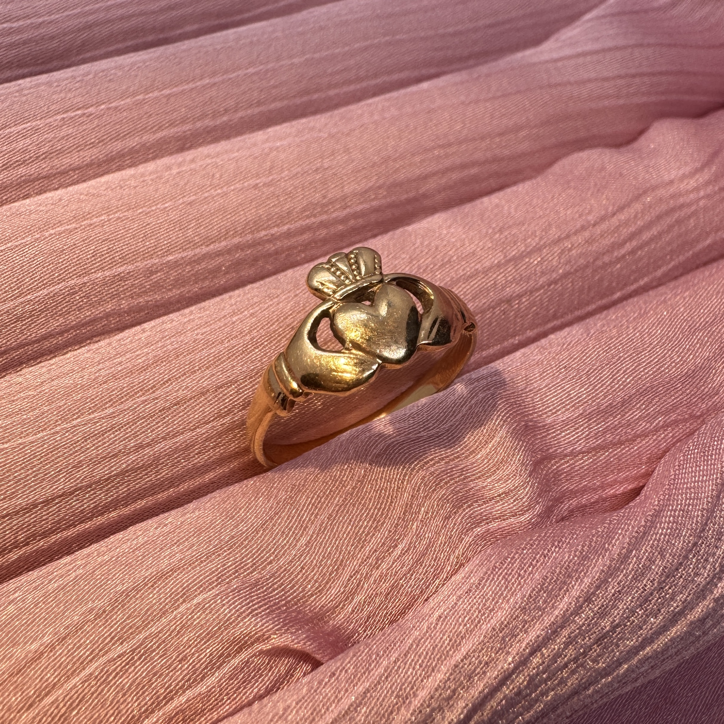 9ct Gold Claddagh Ring