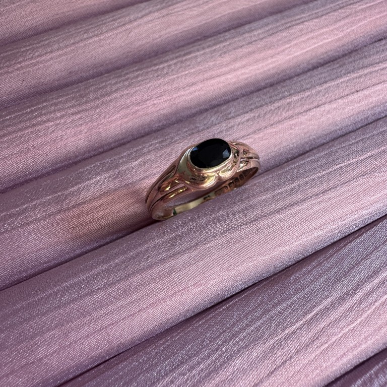 9ct Gold Black Gemstone Ring