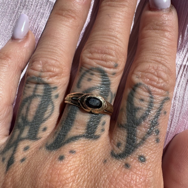 9ct Gold Black Gemstone Ring - Image 6
