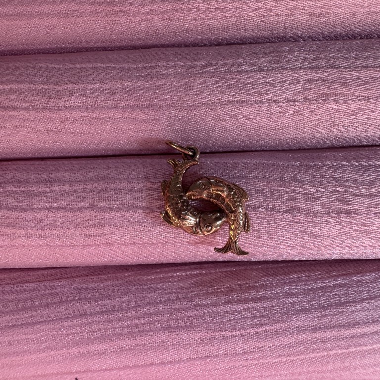 9ct Gold Koi Fish Charm - Image 2