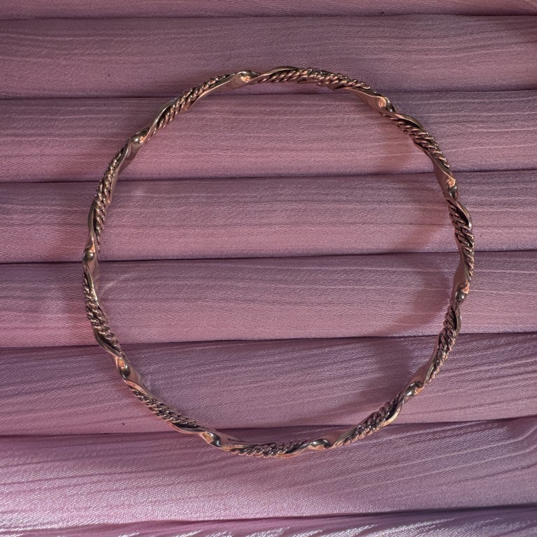 9ct Gold Twisted Bangle - Image 6