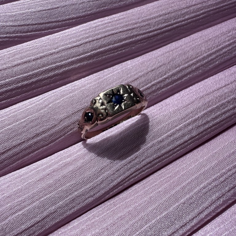 9ct Gold Blue Gemstone Ring (sapphire) - Image 6