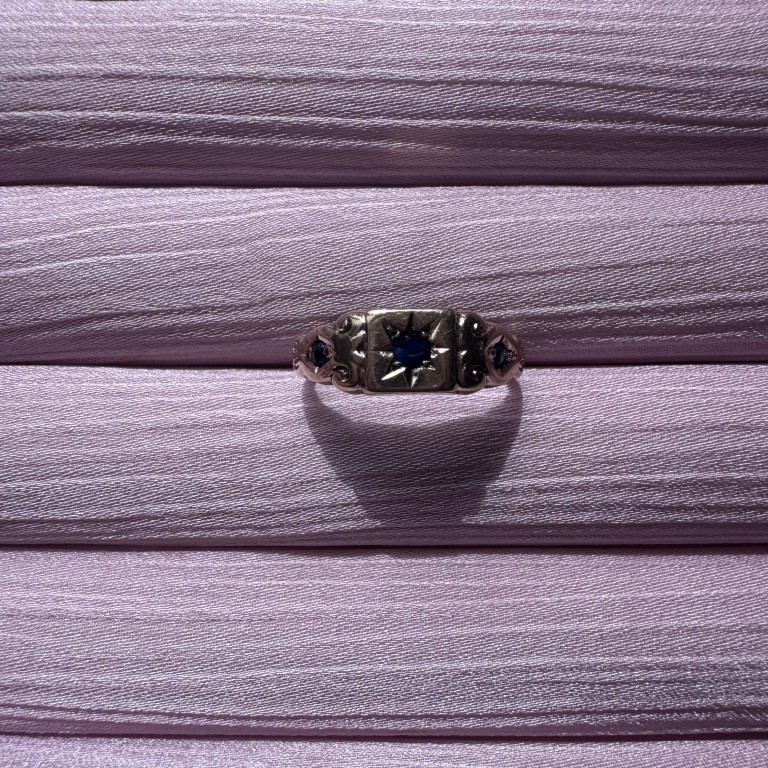 9ct Gold Blue Gemstone Ring (sapphire) - Image 3