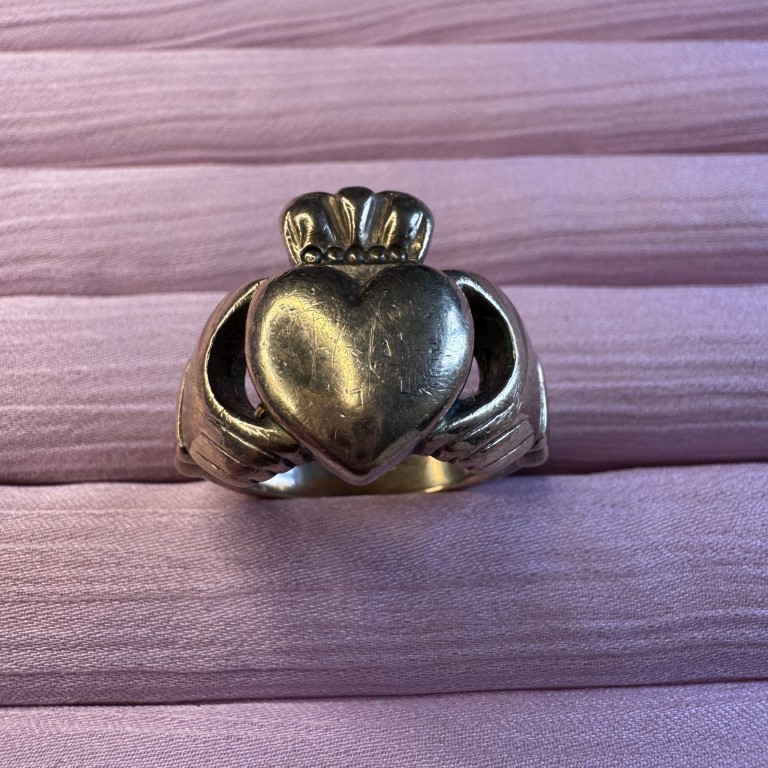 Vintage Heavy 9ct Gold Claddagh Ring