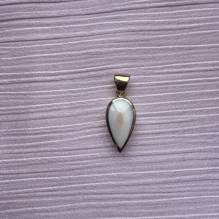 9ct gold mother of pearl pendant - Image 2