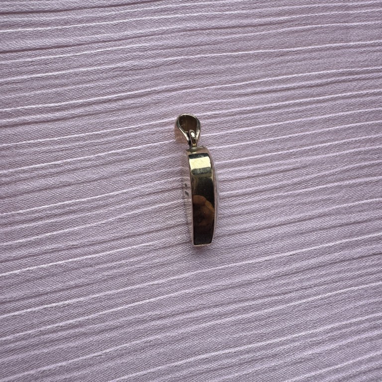 9ct gold mother of pearl pendant - Image 4