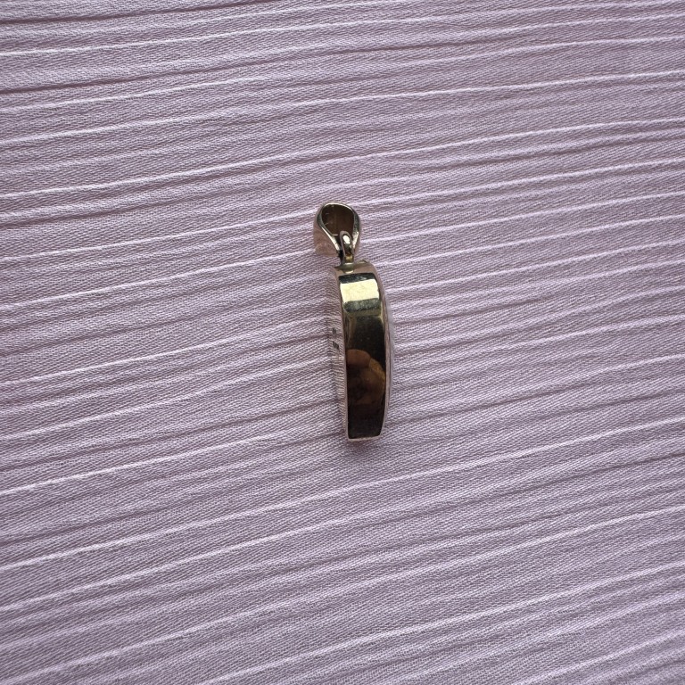 9ct gold mother of pearl pendant - Image 6