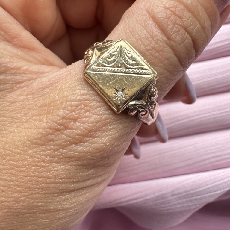9ct Gold Diamond-Cut Signet Ring