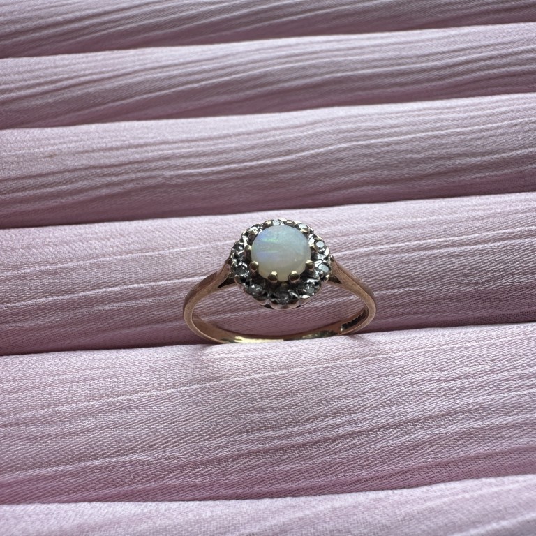 9ct Gold Opal & Diamond Cluster Ring - Image 5