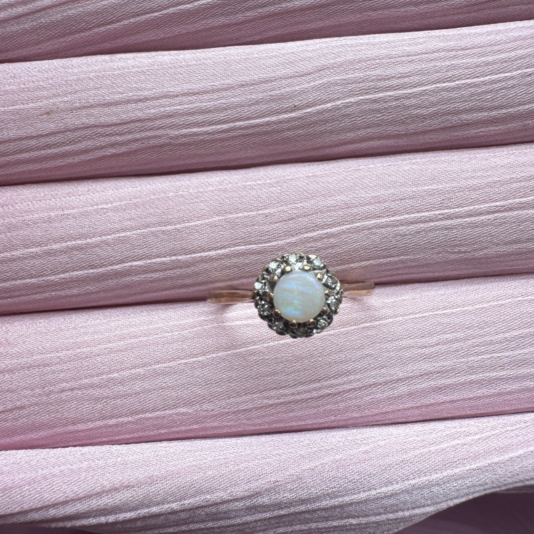 9ct Gold Opal & Diamond Cluster Ring - Image 6