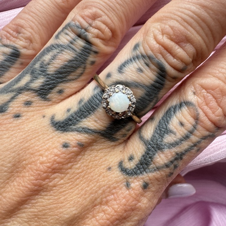 9ct Gold Opal & Diamond Cluster Ring - Image 7