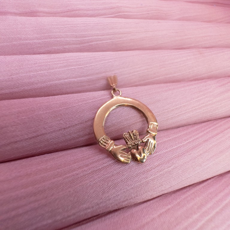 9ct Gold Irish Claddagh Pendant