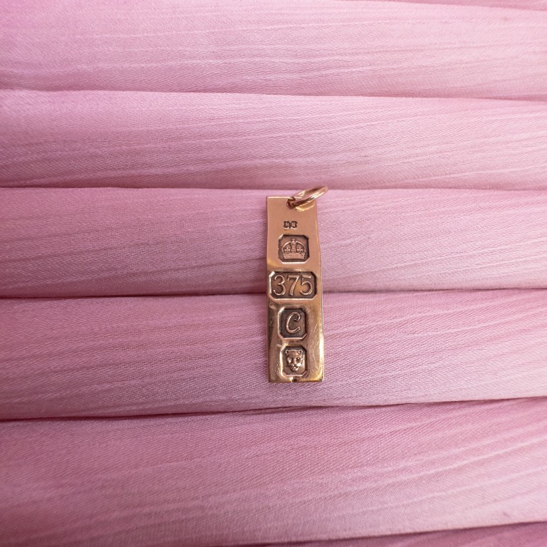 9ct Gold Hallmark Ingot Pendant - Image 5
