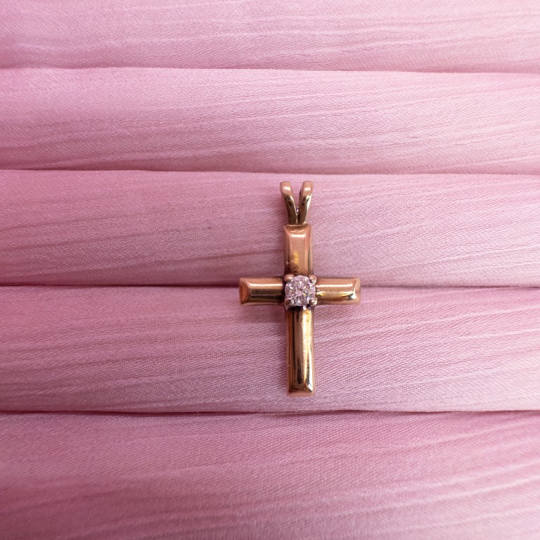 9ct Gold CZ Cluster Cross Pendant - Image 3