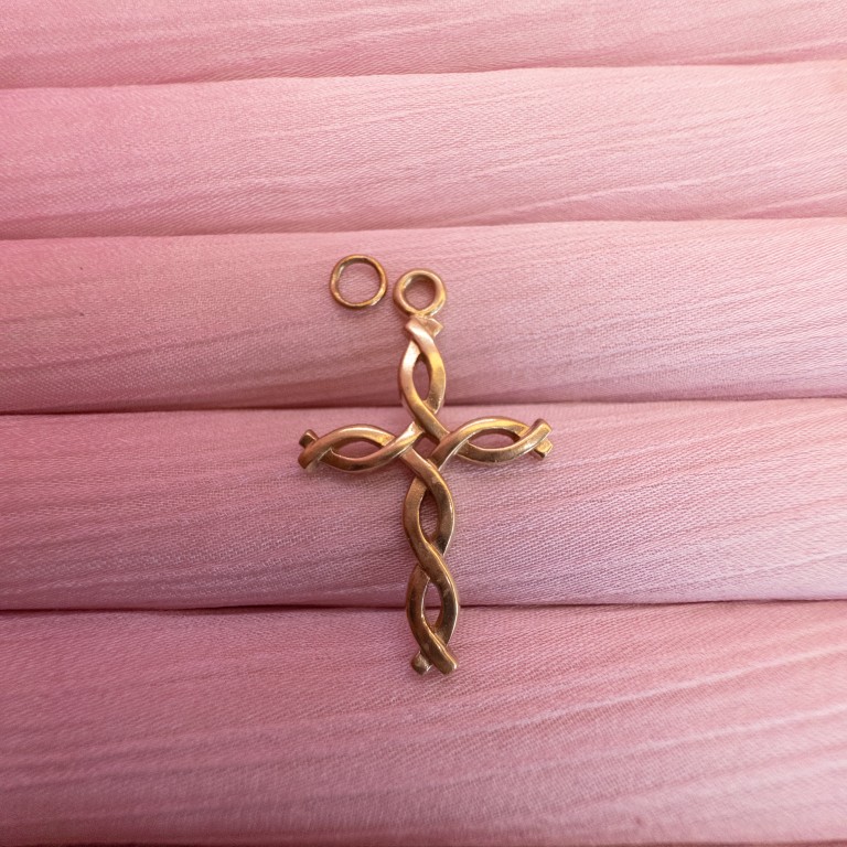 9ct Gold Twisted Cross Pendant - Image 2