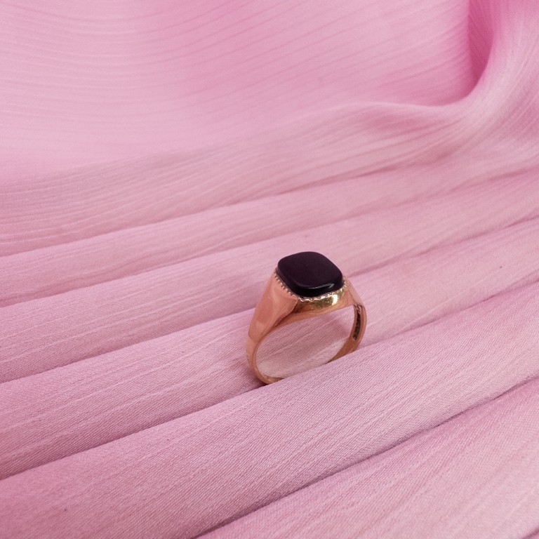 9ct Gold Black Stone Signet Ring