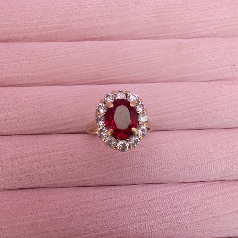 9ct Gold Red Gemstone Halo Ring - Image 8