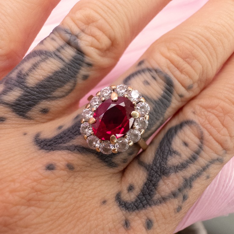 9ct Gold Red Gemstone Halo Ring - Image 2