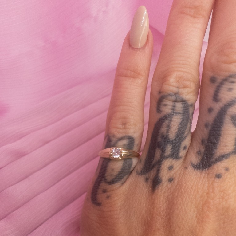 9ct Gold CZ Pinky Ring - Image 3
