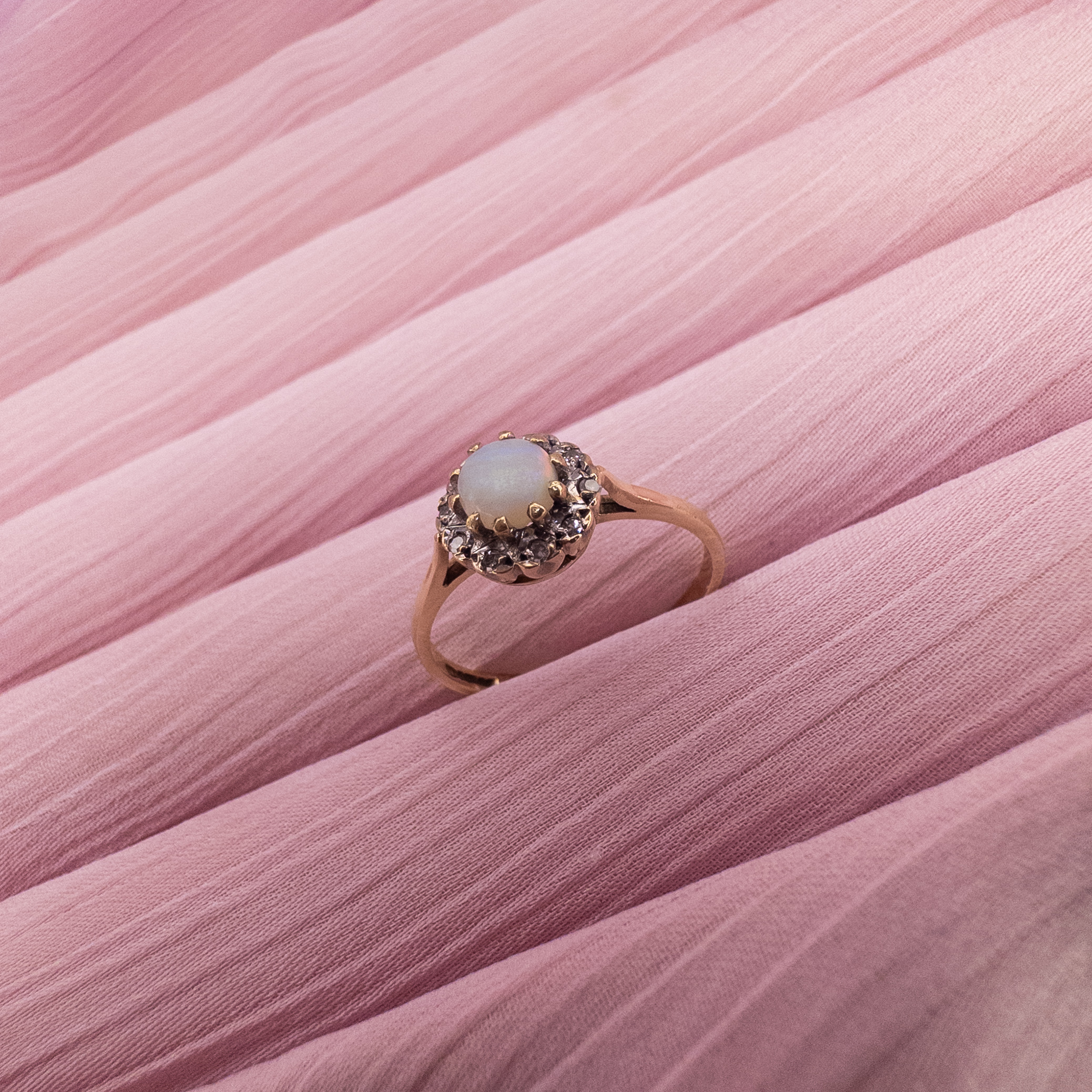 9ct Gold Opal & Diamond Ring - Image 3